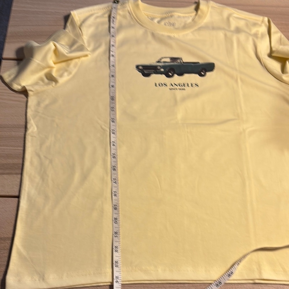 Simons Yellow Short Sleeve Tee Graphic Design (NWOT) - Picture 5 of 6